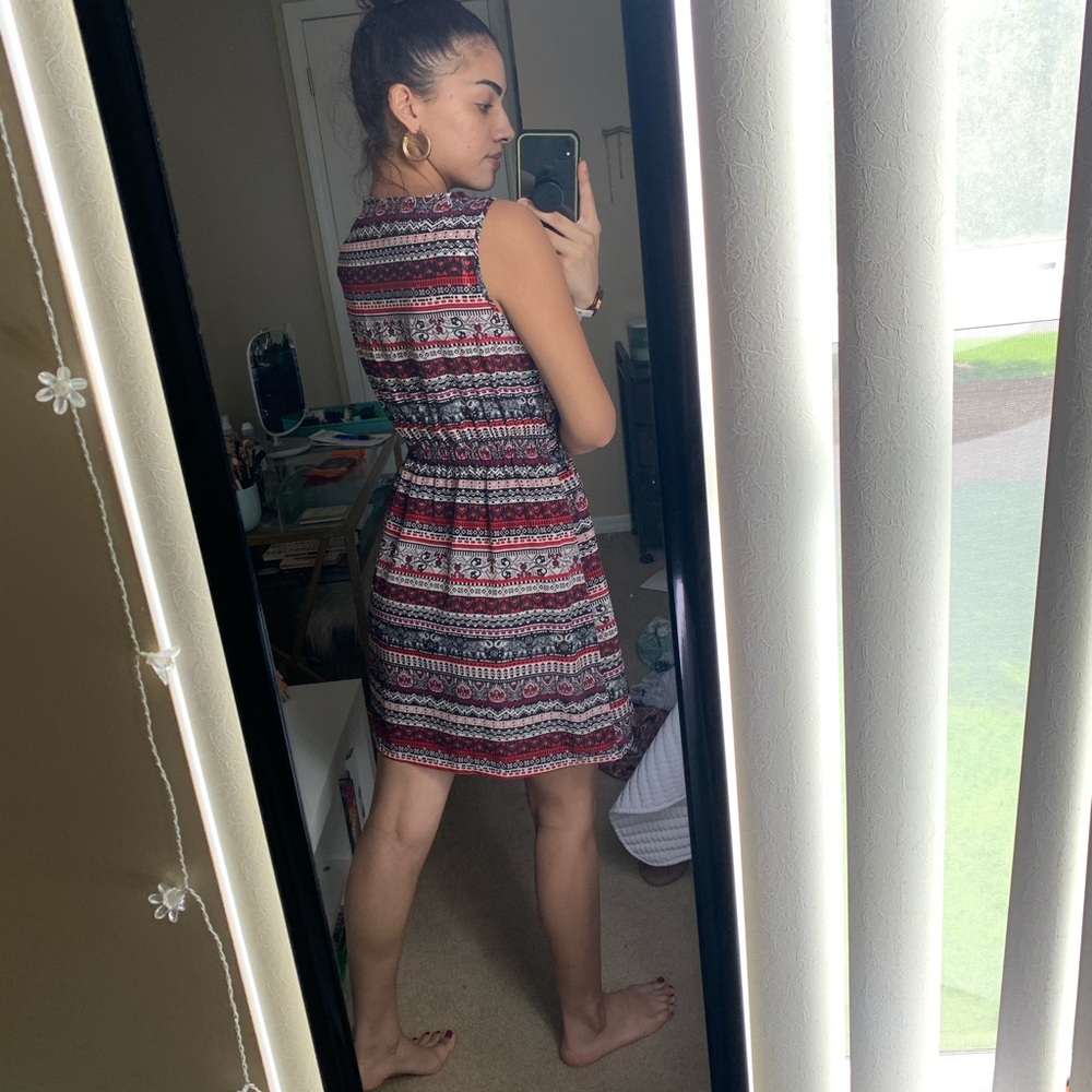 Red dress - Picture 2 of 2
